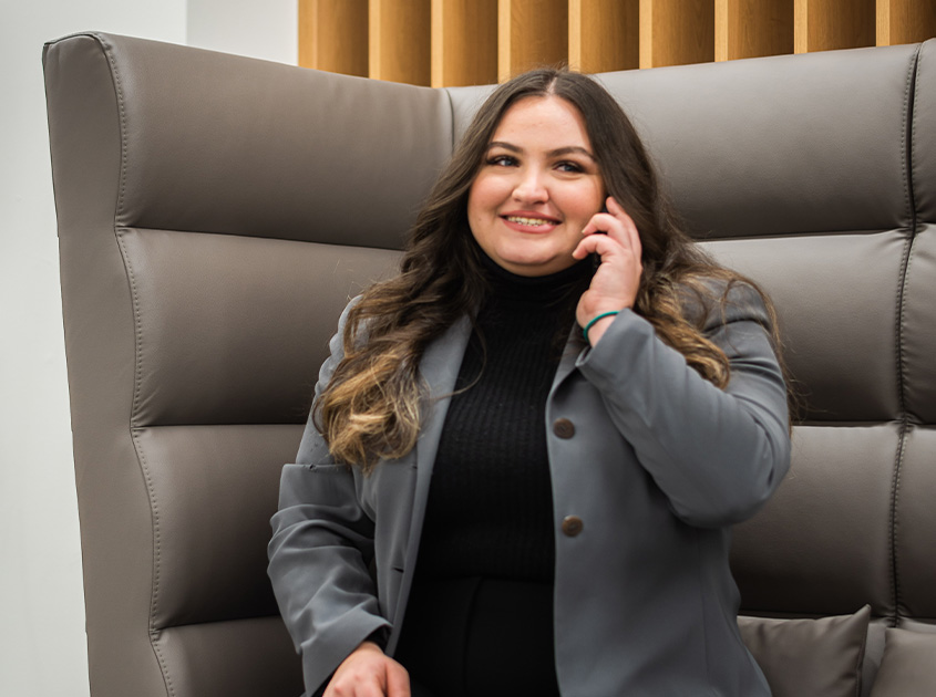 Von der Bachelor-Arbeit zur Ausbildung: Rebeccas unerwarteter Karriereweg bei der Postbank