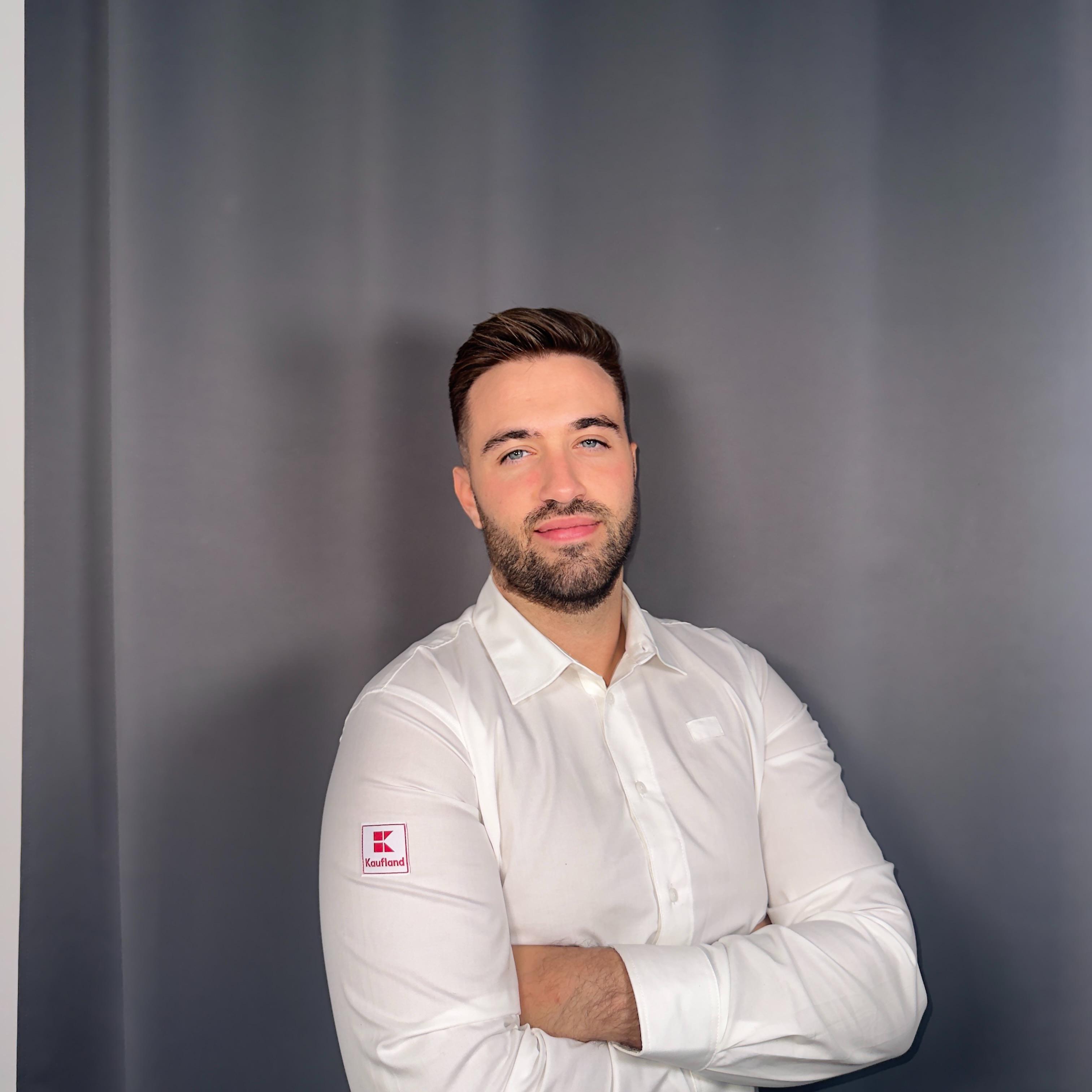 Mahmoud Kara Ali - Filialleiter